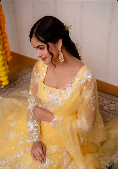 Sunehri Nazakat – Yellow Net Embroidered Anarkali Set