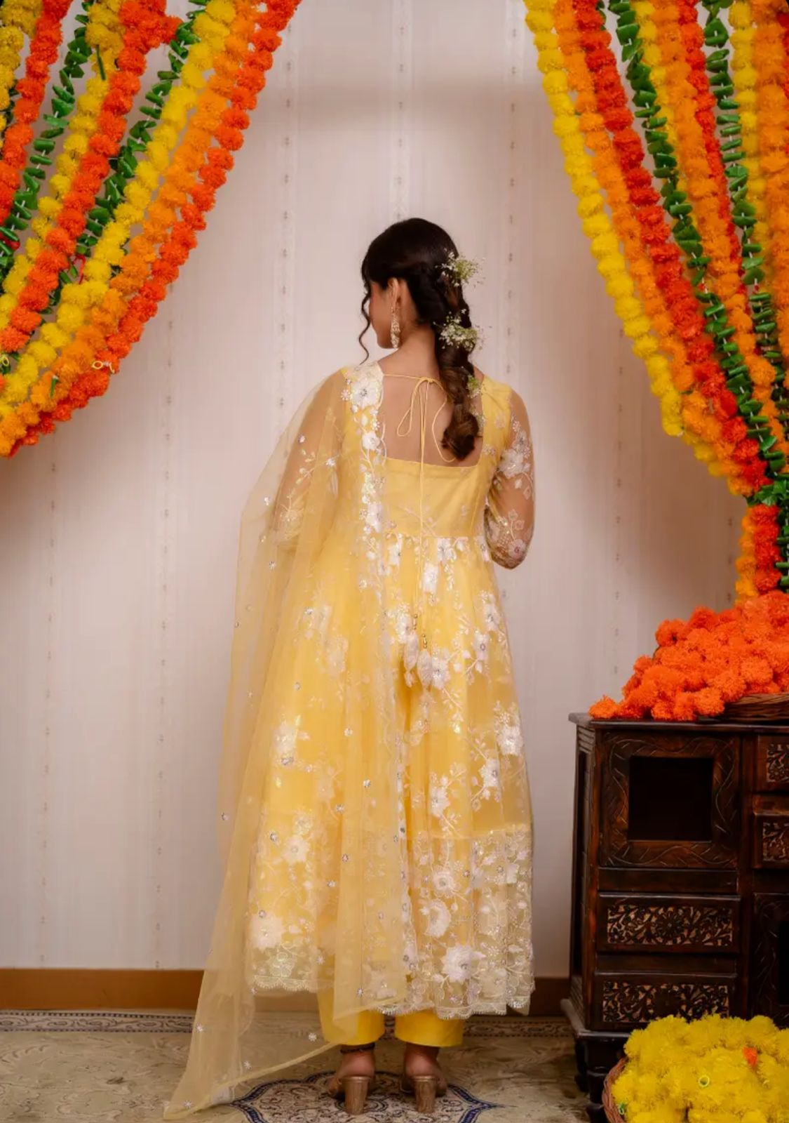 Sunehri Nazakat – Yellow Net Embroidered Anarkali Set