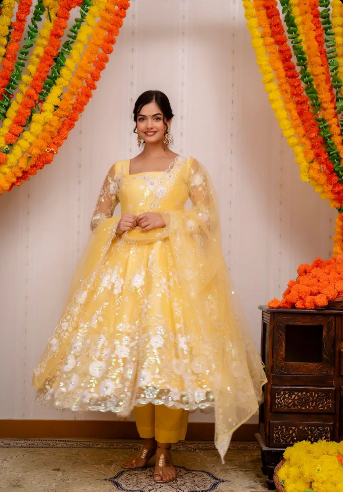 Sunehri Nazakat – Yellow Net Embroidered Anarkali Set